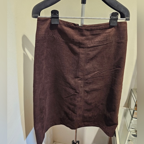 Skirt - Picture 1 of 2